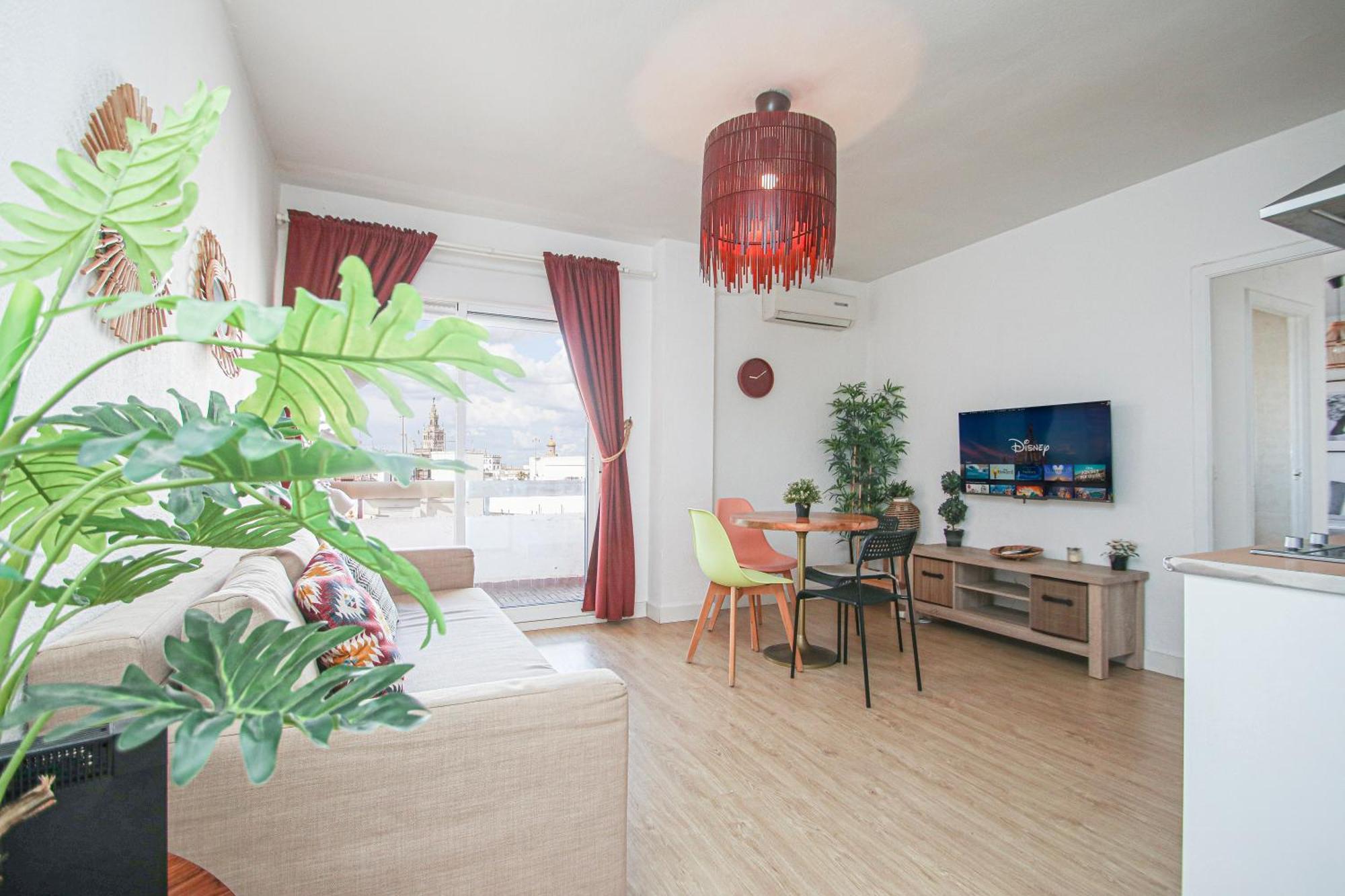 Stunning W Views To Giralda - 15 Minutes Walk Apartment